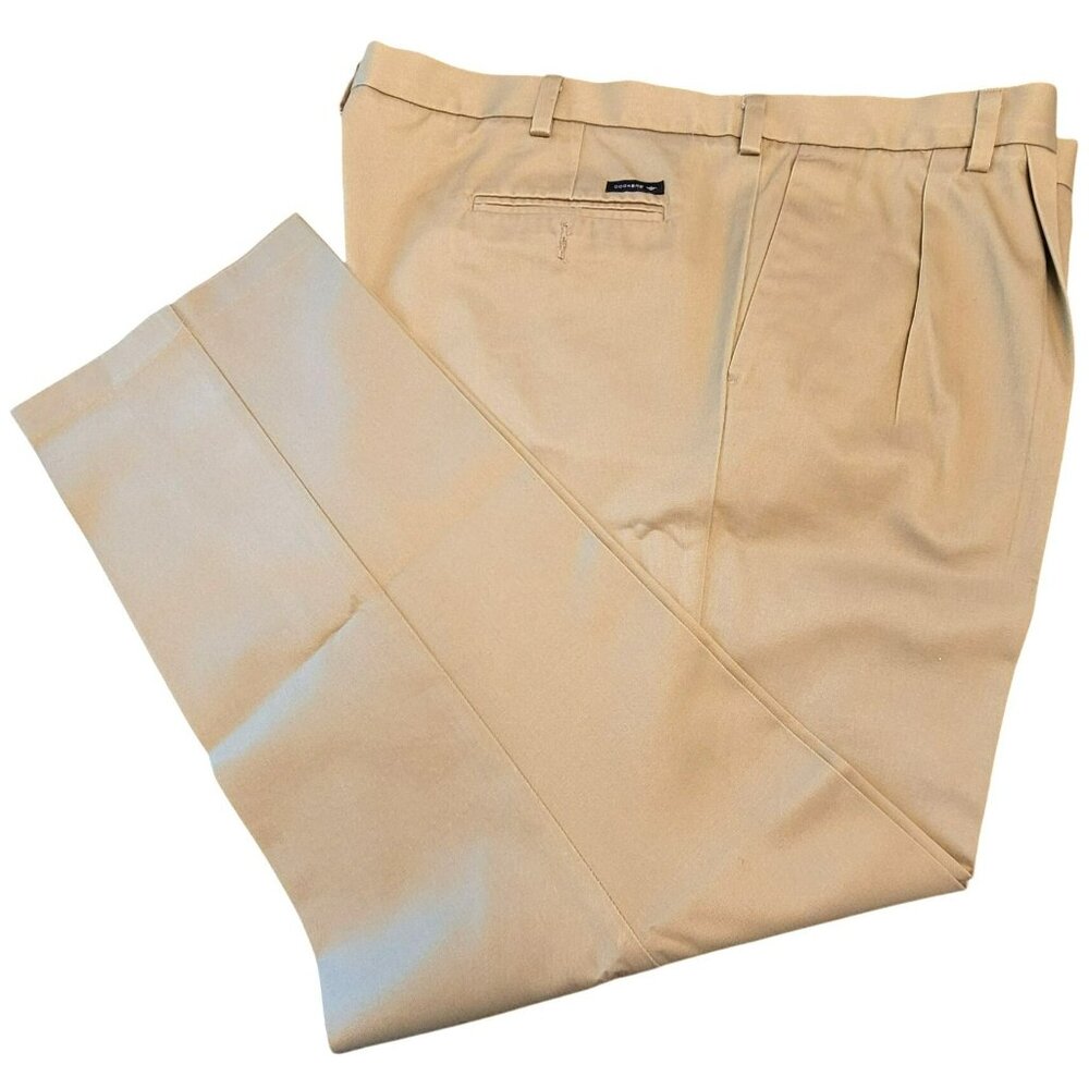Dockers Mens Tan Pants Classics size 44/32 NWOT Khaki Chinos Cotton JH776